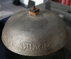 Bitte zum Vergrssern anklicken - Bronzeglocke von Louis Dubois, Le Puy/Frankreich 18. Jh.